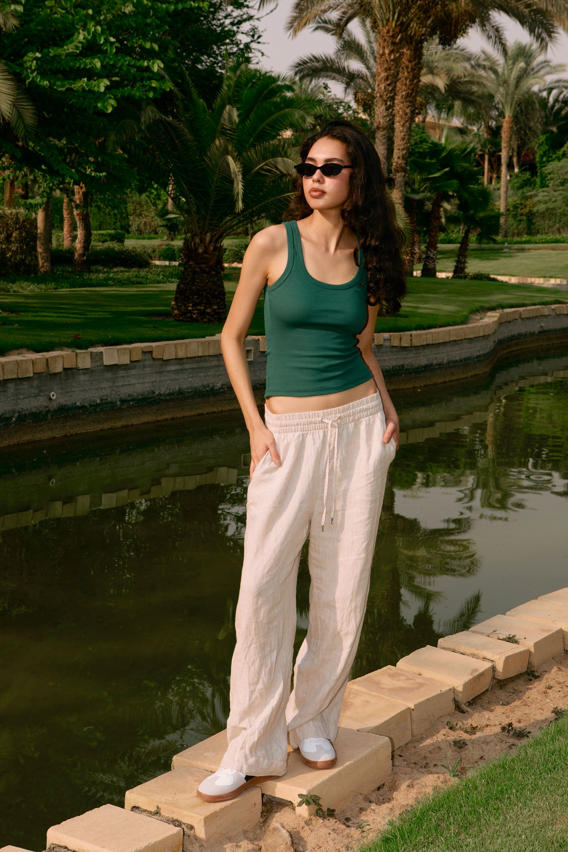 ARMY GREEN U-SHAPED TANK TOP