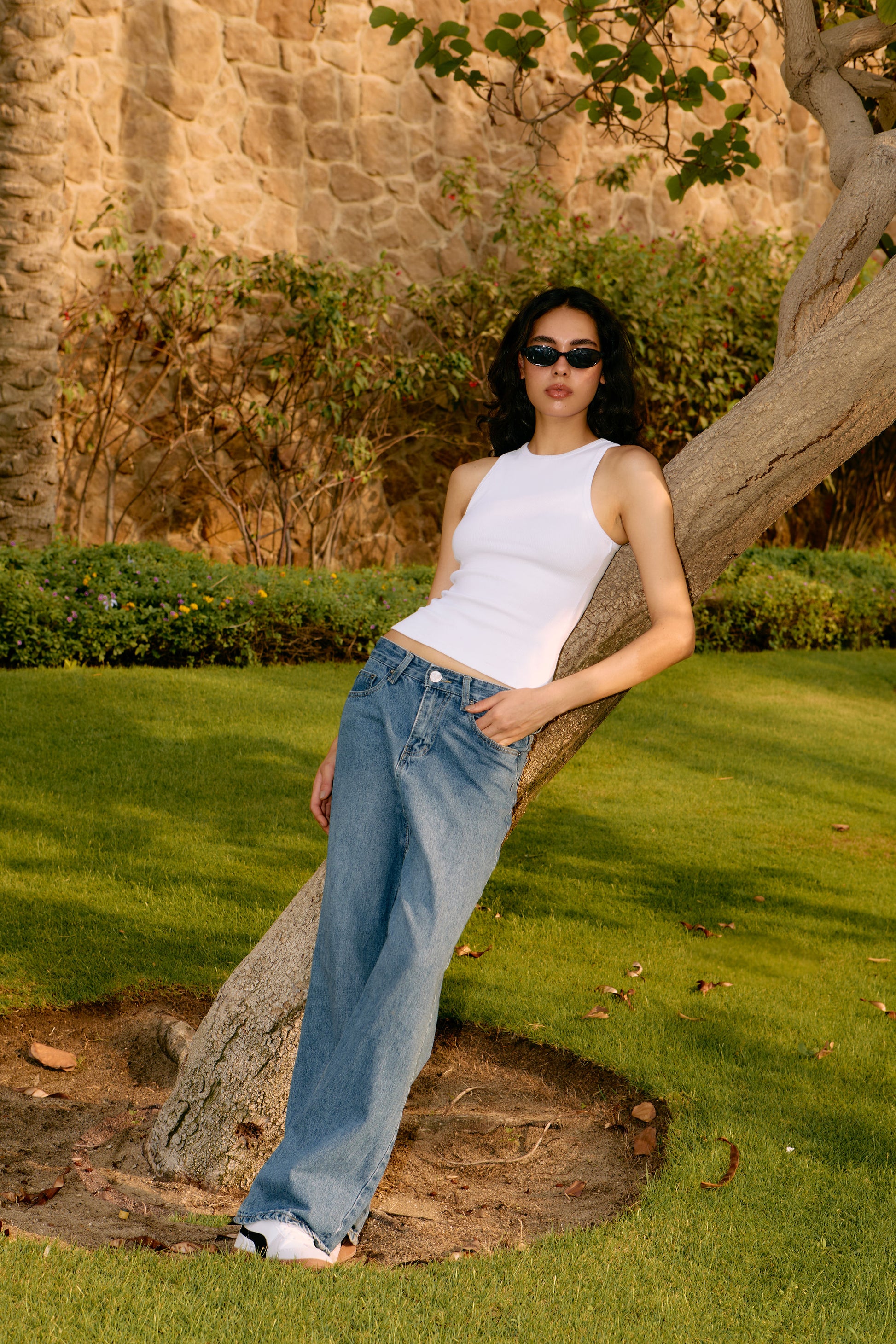 WHITE CREWNECK TANK TOP