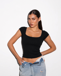 Sculpt Scoop Top - BLACK