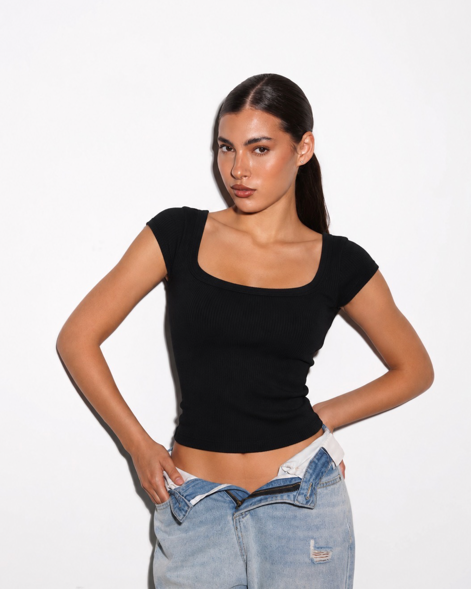 Sculpt Scoop Top - BLACK